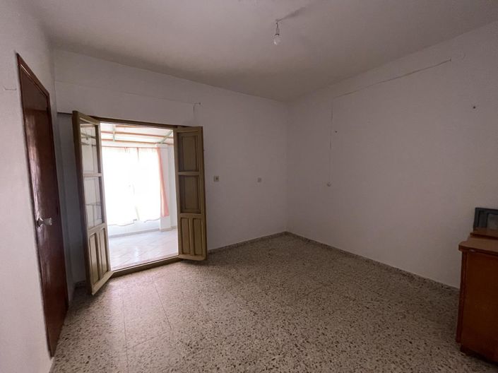 Image No.31-5 Bed Property for sale