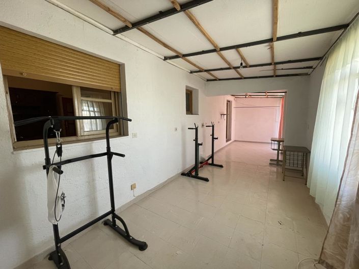 Image No.32-5 Bed Property for sale