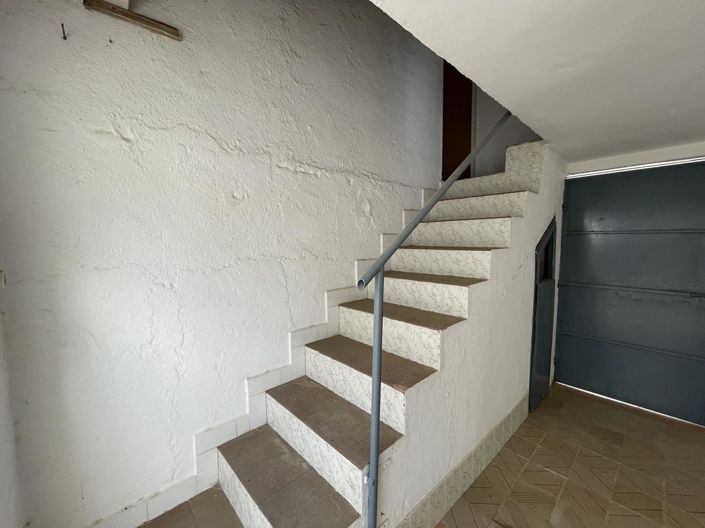 Image No.39-5 Bed Property for sale