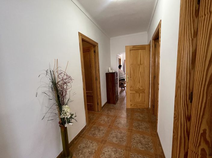 Image No.5-5 Bed Property for sale