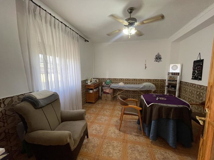 Image No.6-5 Bed Property for sale