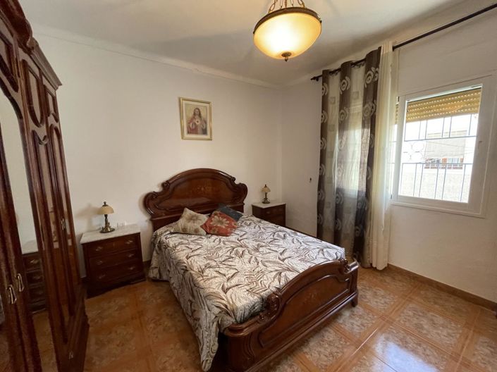 Image No.9-5 Bed Property for sale