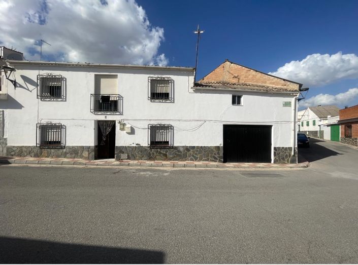 Image No.1-4 Bed Property for sale