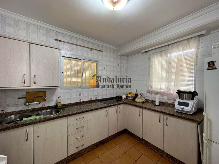 Image No.13-3 Bed Property for sale