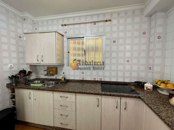 Image No.15-3 Bed Property for sale