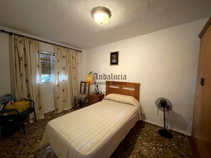 Image No.22-3 Bed Property for sale