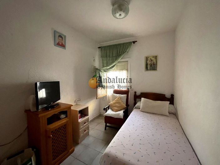 Image No.23-3 Bed Property for sale