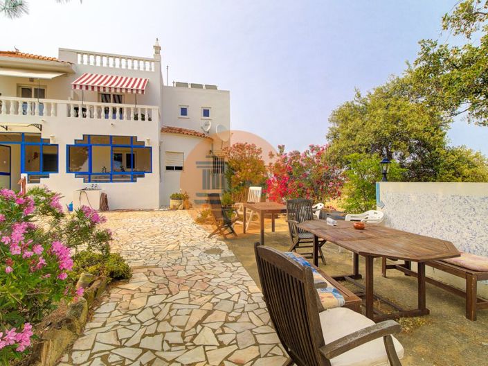 Image No.5-6 Bed House for sale