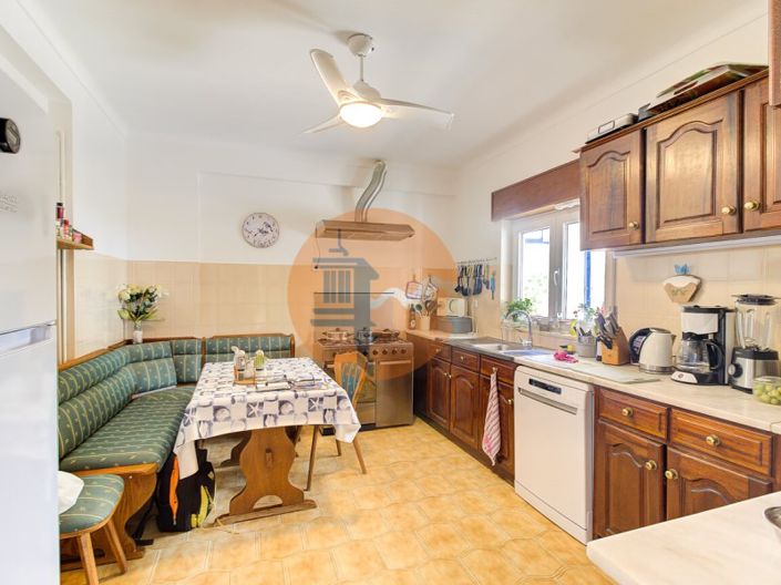 Image No.16-6 Bed House for sale