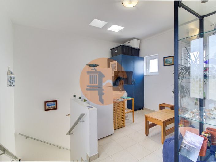 Image No.29-6 Bed House for sale