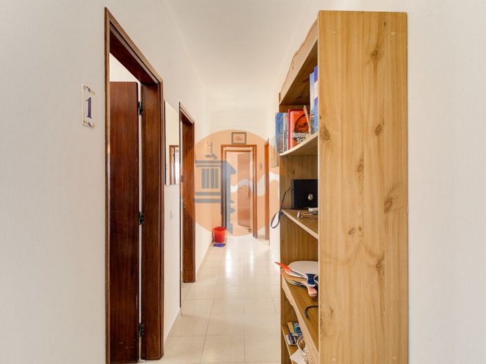 Image No.32-6 Bed House for sale