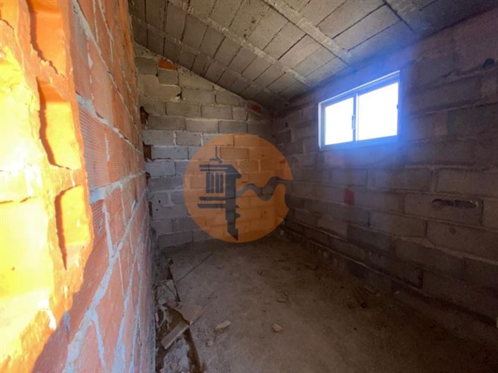 Image No.53-2 Bed House for sale