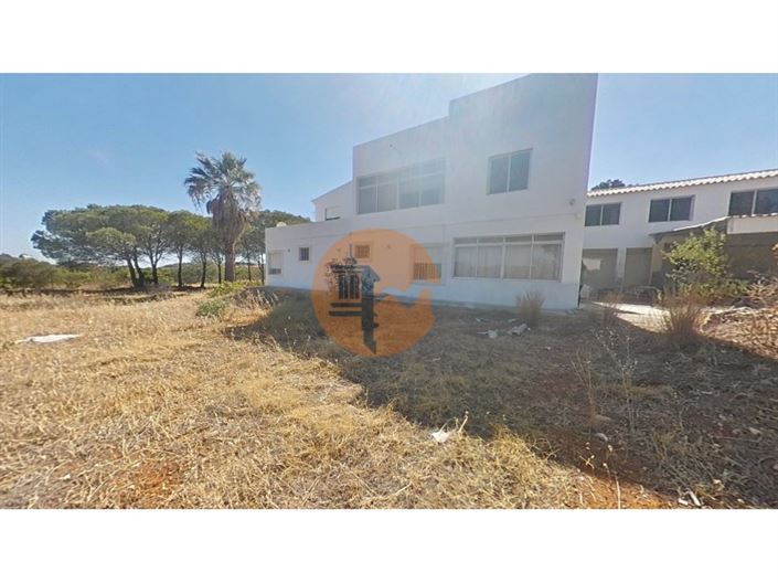 Image No.8-2 Bed House for sale