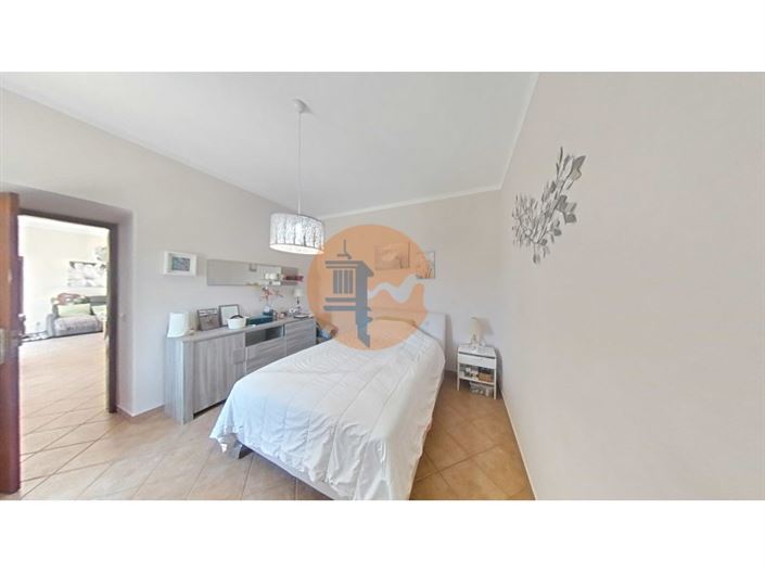 Image No.2-3 Bed House for sale