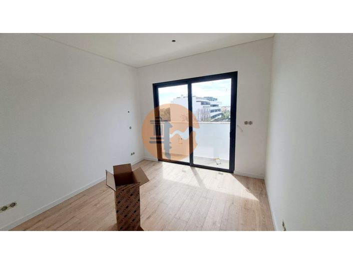 Image No.11-4 Bed Apartment for sale