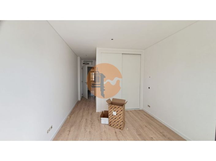 Image No.12-4 Bed Apartment for sale