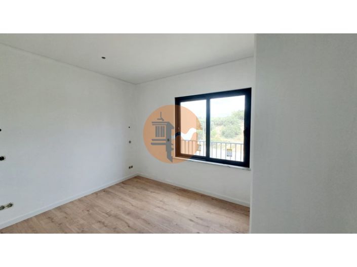 Image No.17-4 Bed Apartment for sale