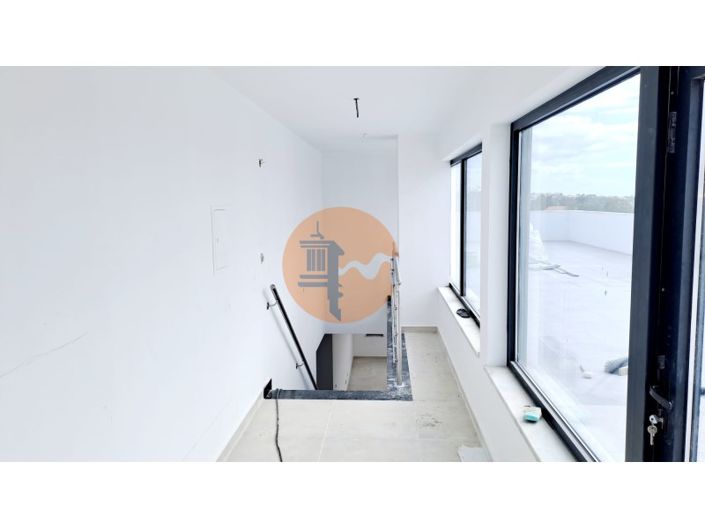 Image No.21-4 Bed Apartment for sale