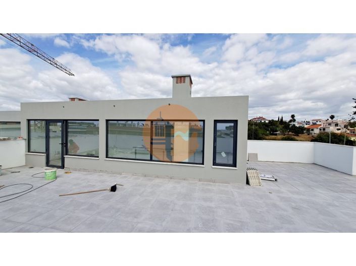 Image No.25-4 Bed Apartment for sale