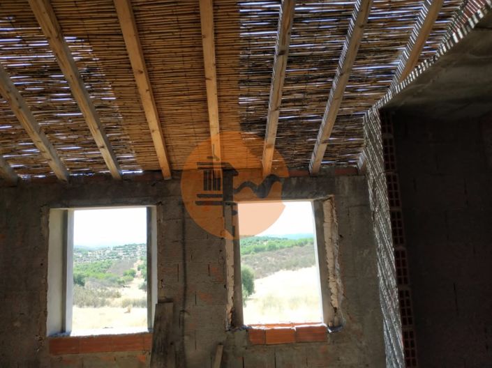 Image No.27-6 Bed House for sale