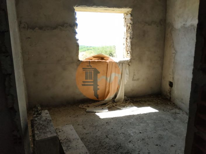 Image No.52-6 Bed House for sale