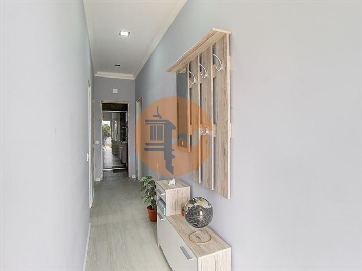 Image No.11-3 Bed House for sale