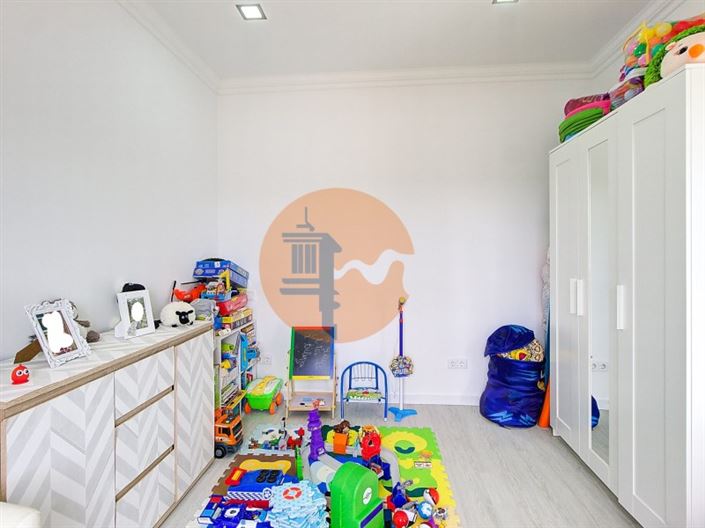 Image No.17-3 Bed House for sale