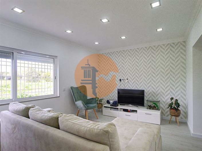 Image No.1-3 Bed House for sale