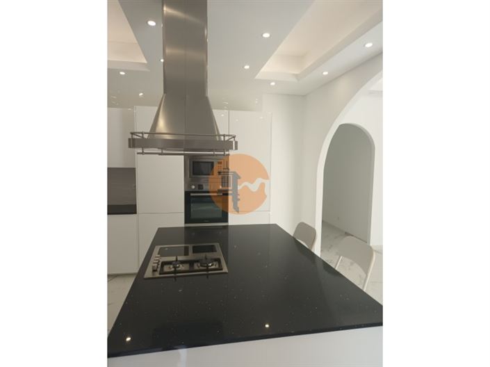 Image No.12-5 Bed House for sale