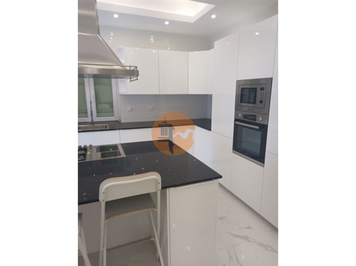 Image No.16-5 Bed House for sale