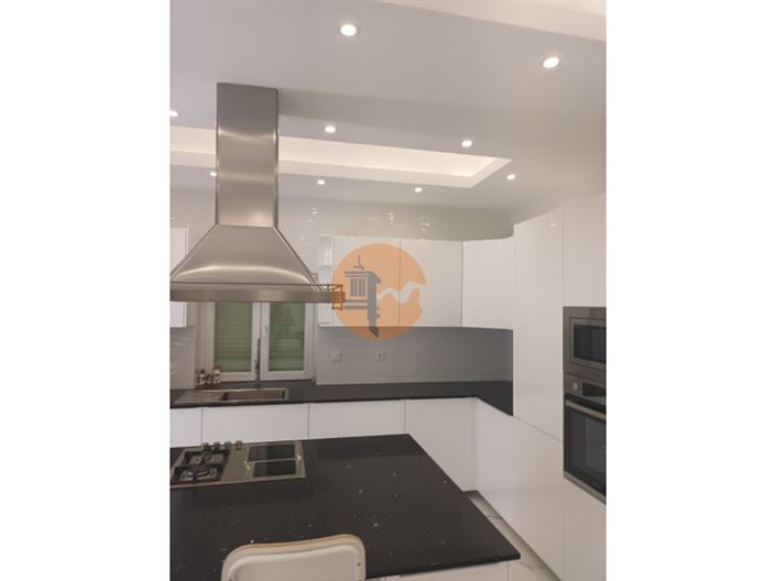 Image No.17-5 Bed House for sale