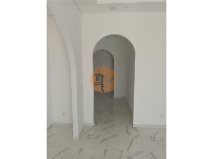 Image No.19-5 Bed House for sale