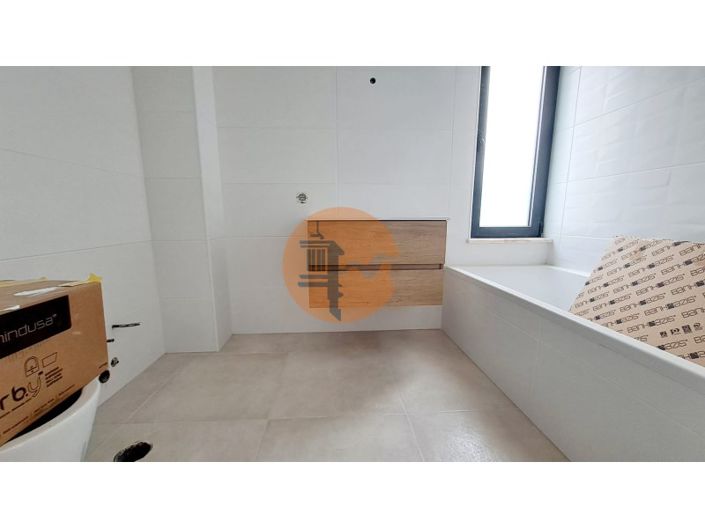 Image No.38-4 Bed Apartment for sale