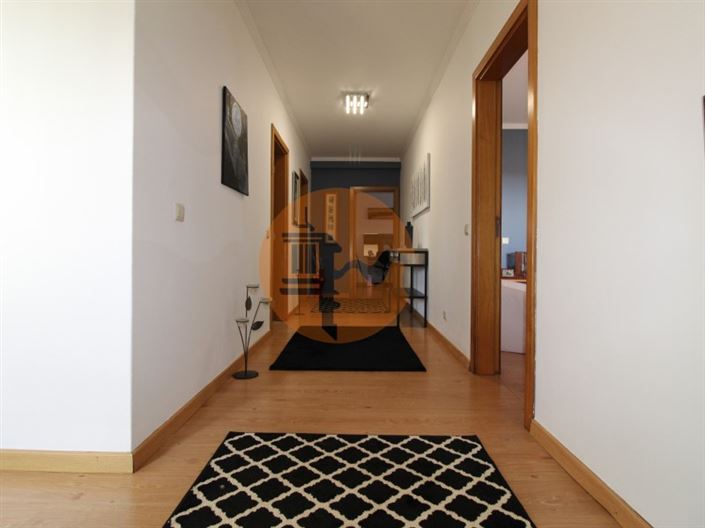 Image No.18-4 Bed House for sale