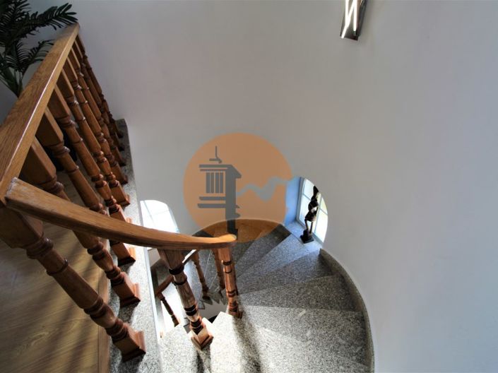 Image No.24-4 Bed House for sale