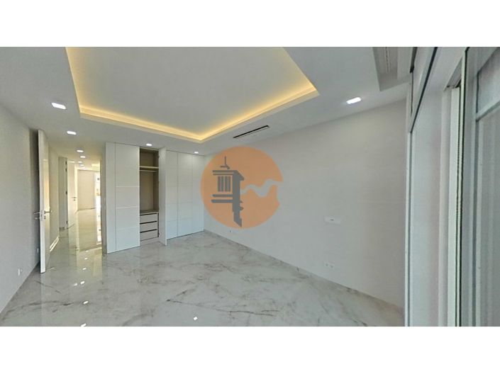 Image No.26-3 Bed Apartment for sale