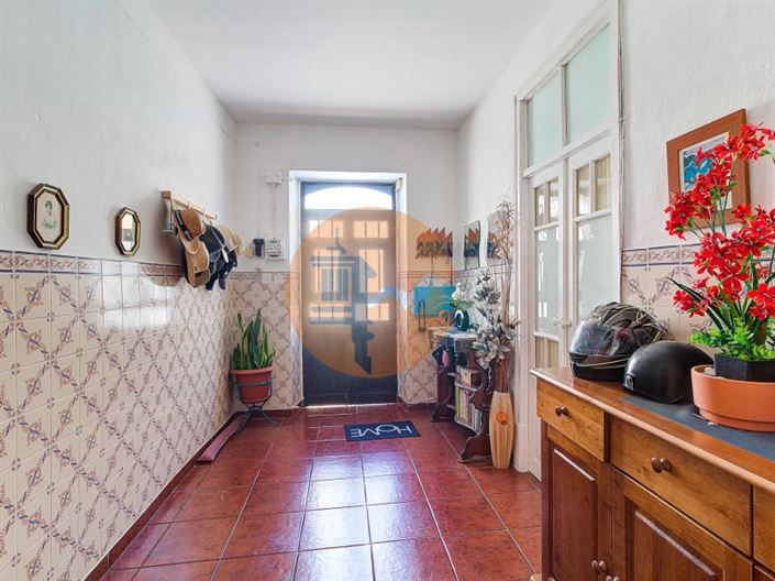 Image No.8-2 Bed House for sale