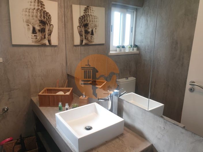 Image No.18-3 Bed Apartment for sale