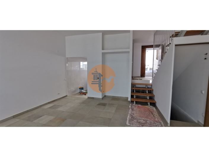 Image No.8-2 Bed House for sale