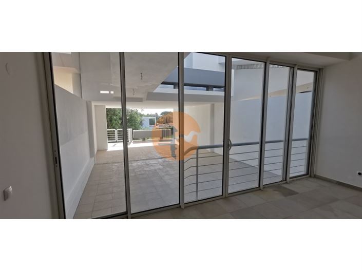 Image No.35-2 Bed House for sale