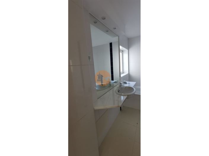 Image No.48-2 Bed House for sale