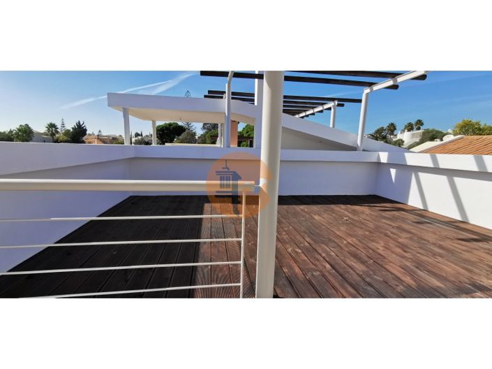 Image No.8-2 Bed House for sale