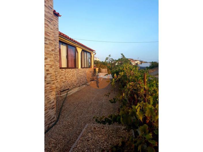 Image No.11-3 Bed House for sale