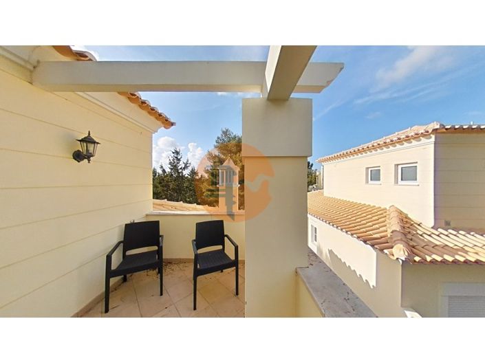 Image No.21-3 Bed House for sale