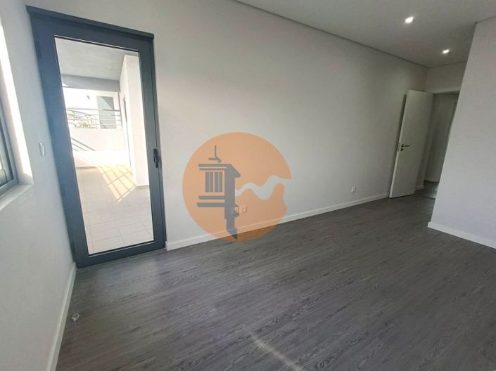 Image No.13-3 Bed Apartment for sale