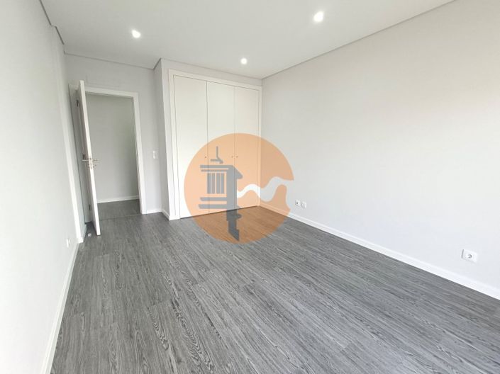 Image No.15-3 Bed Apartment for sale