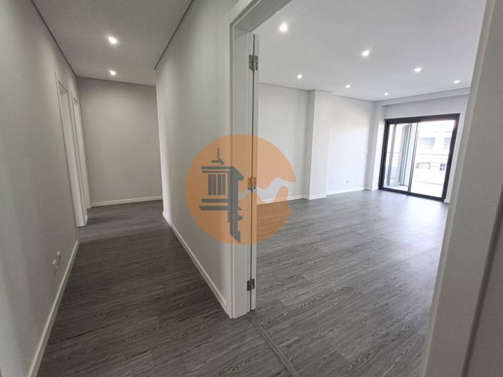 Image No.17-4 Bed Apartment for sale