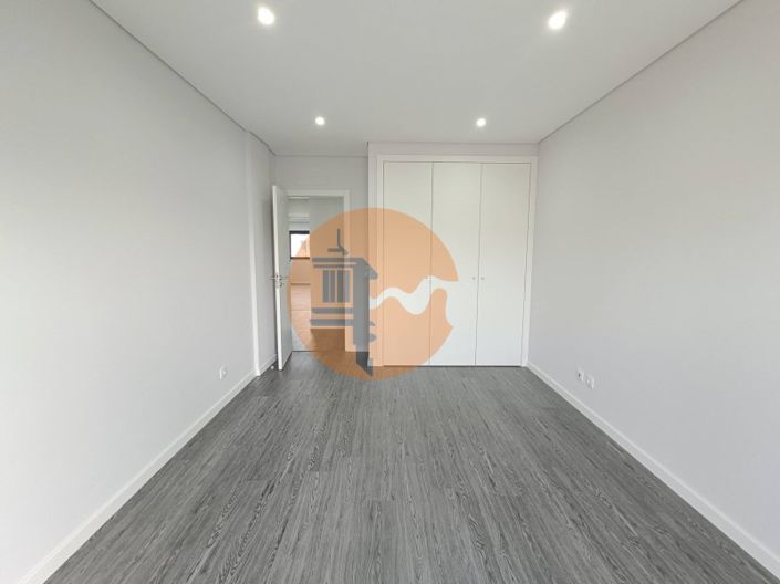 Image No.25-4 Bed Apartment for sale