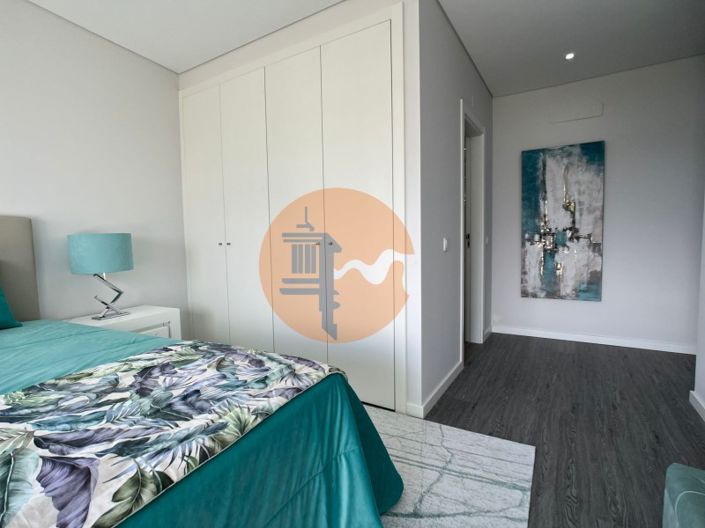 Image No.19-3 Bed Apartment for sale