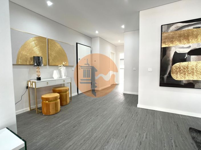 Image No.10-3 Bed Apartment for sale